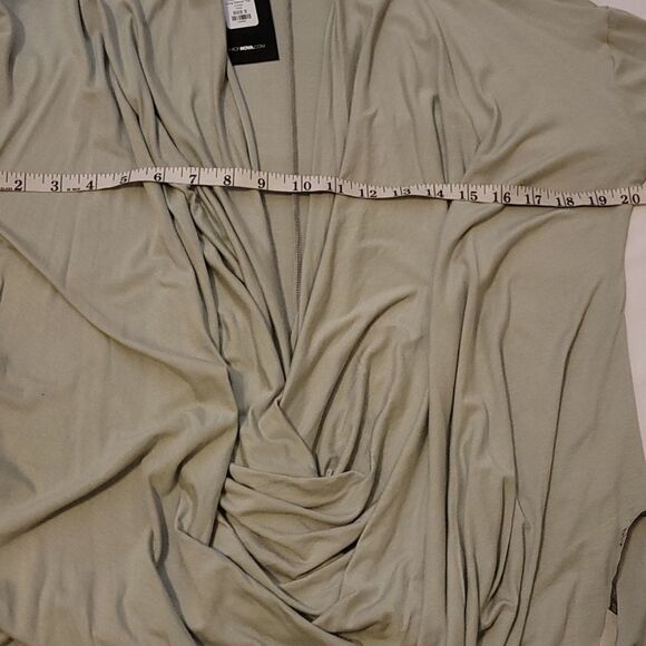 Fashion nova cowl hearted long sleeve size small - Picture 4 of 7